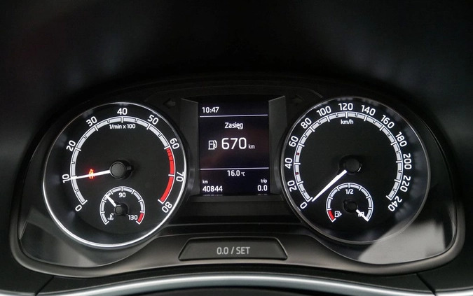 Skoda Fabia cena 59899 przebieg: 40841, rok produkcji 2022 z Wąbrzeźno małe 137